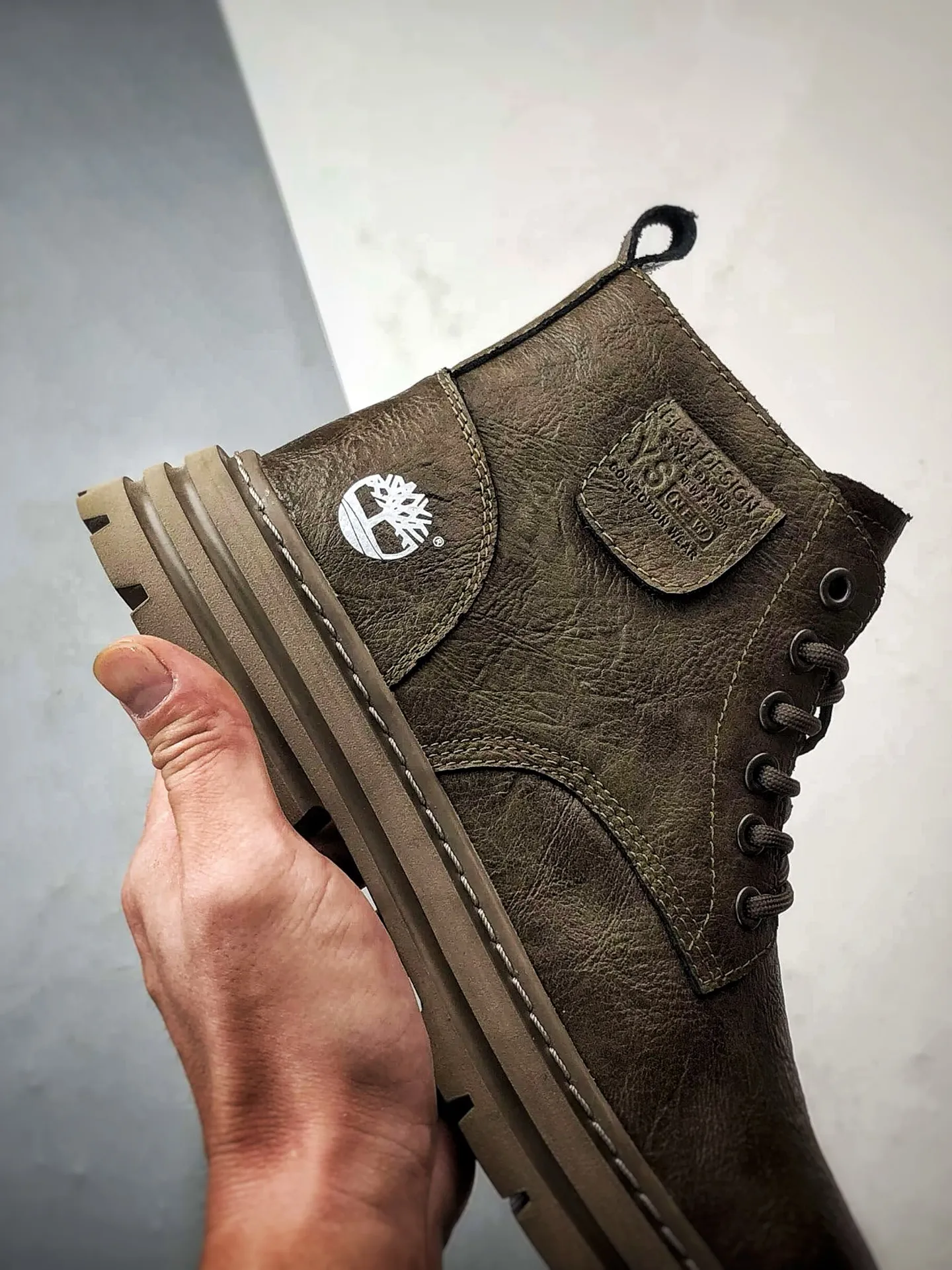 💰440 Timberland Timberland/Timberland 2025 autumn and winter new style classic high-top casual men's shoes, newly upgraded, Guangdong factory quality, original box and original packaging, the fabric is made of Italian top frosted cowhide, with anti-odor and anti-corrosion genuine leather latex insoles, giving you a perfect wearing experience. High-quality and durable, a must-have for sportsmen. Specializes in not looking handsome. High-quality, first-class foot feel. Exclusive supply. Item number: TB99776713 Code number: 39 40 41 42 43 44 (standard code)